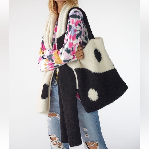 Free People Carry On Scarf & Tote Set - Picture 5 of 5